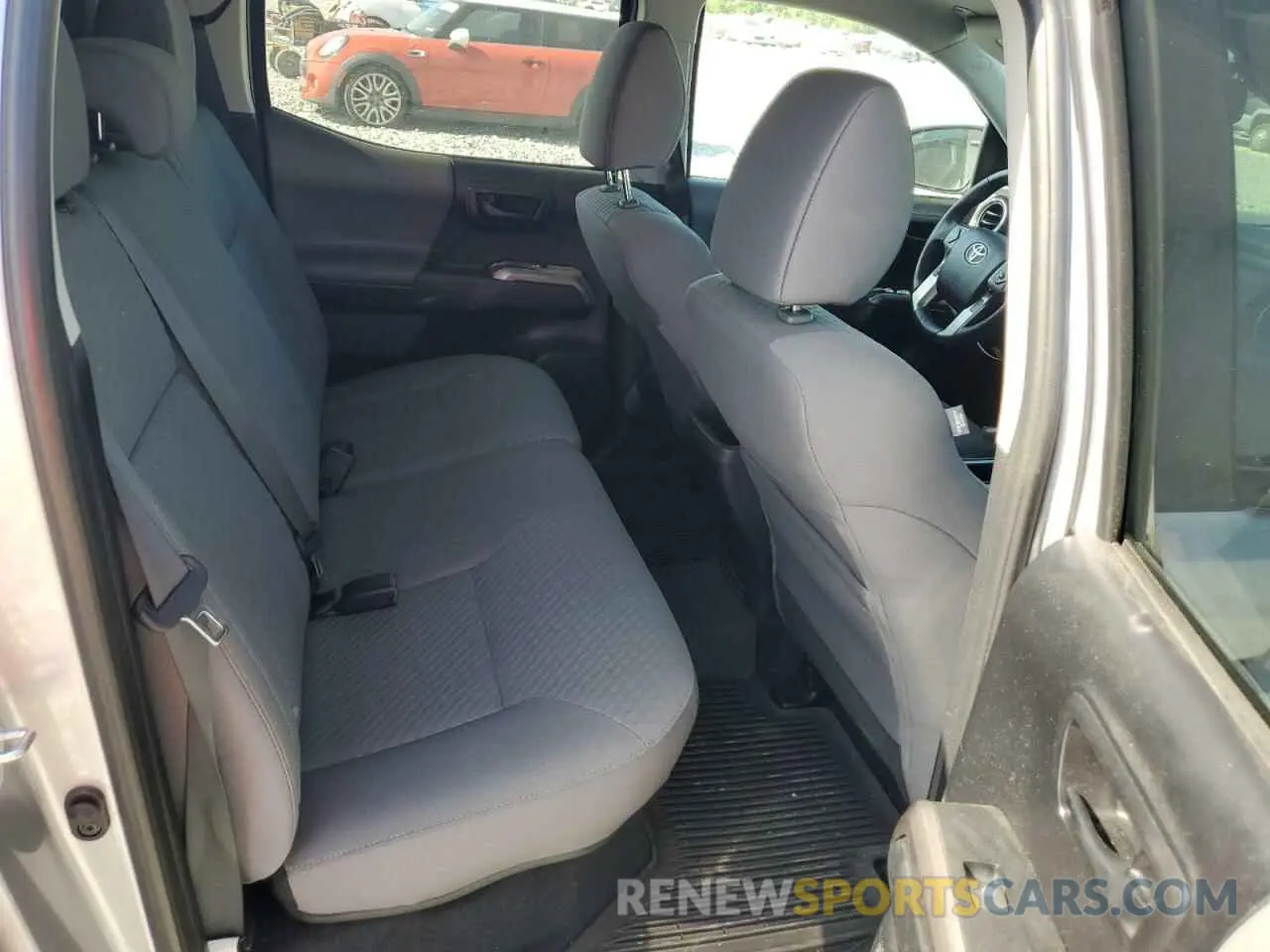 10 Photograph of a damaged car 5TFAZ5CN3MX118524 TOYOTA TACOMA 2021