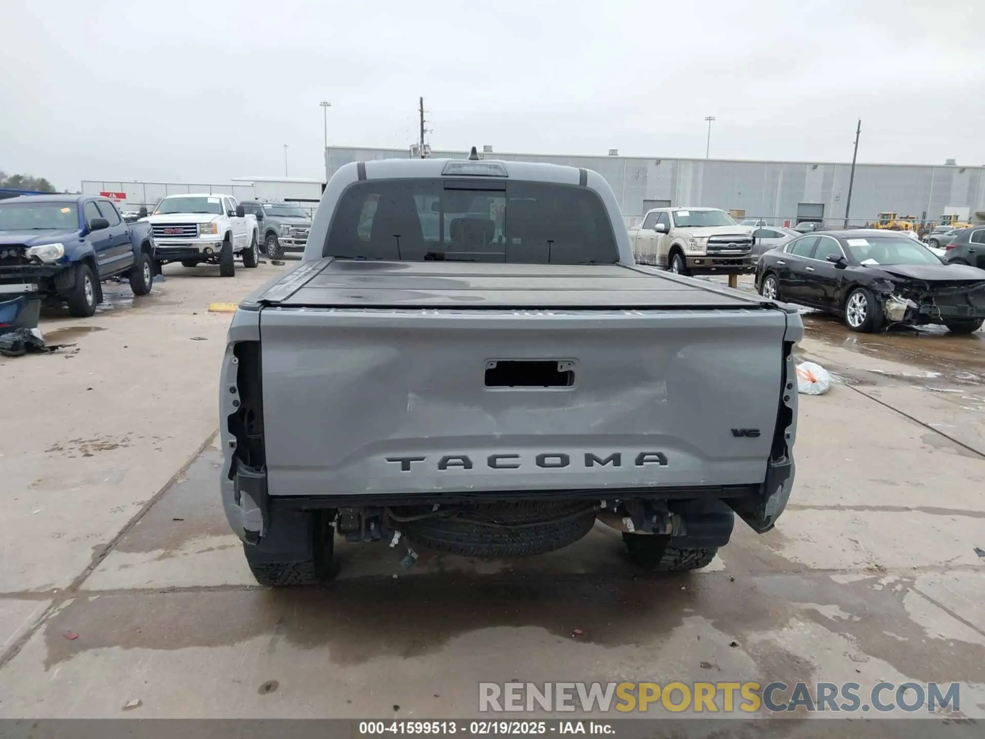 17 Photograph of a damaged car 5TFAZ5CN4MX107189 TOYOTA TACOMA 2021