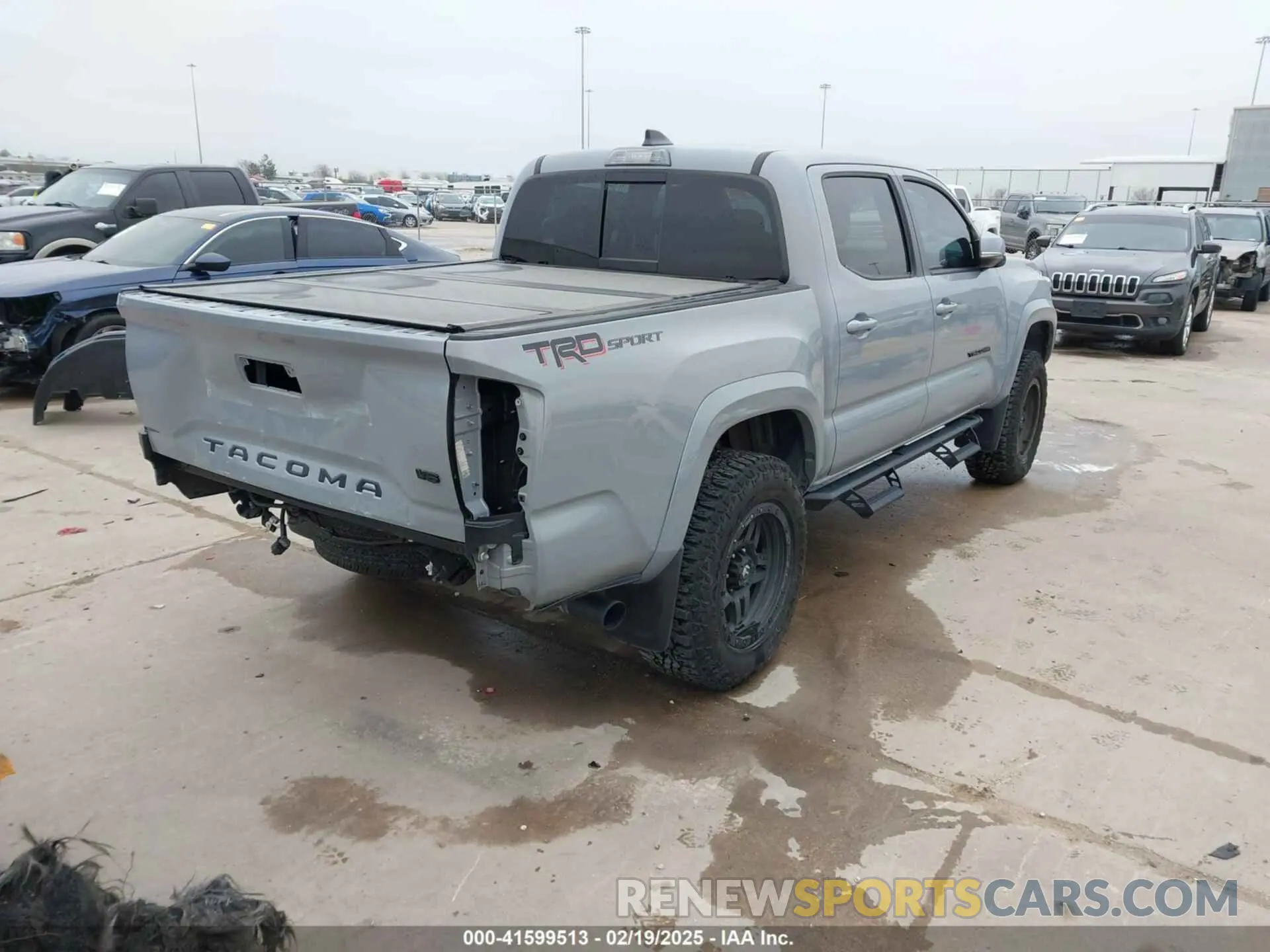 4 Photograph of a damaged car 5TFAZ5CN4MX107189 TOYOTA TACOMA 2021