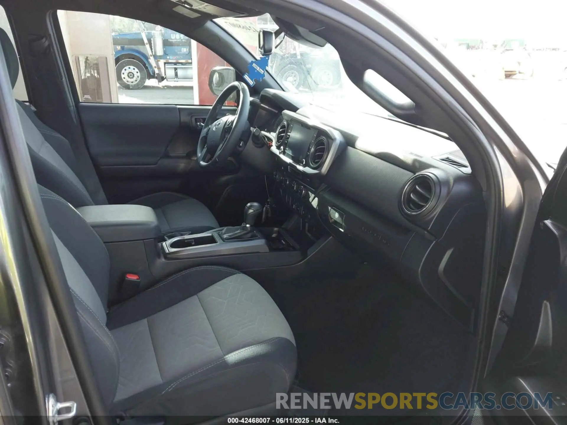 5 Photograph of a damaged car 5TFAZ5CN4MX113669 TOYOTA TACOMA 2021