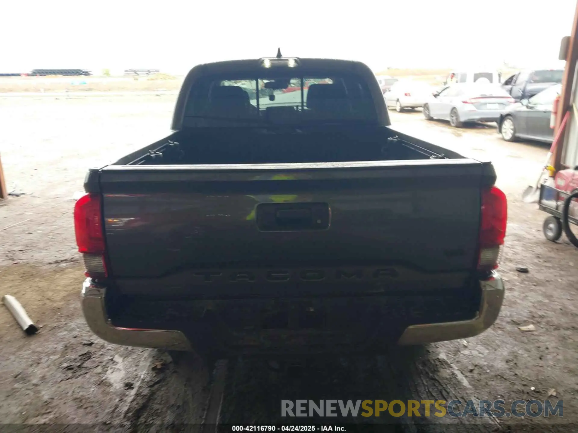 16 Photograph of a damaged car 5TFAZ5CN4MX116734 TOYOTA TACOMA 2021