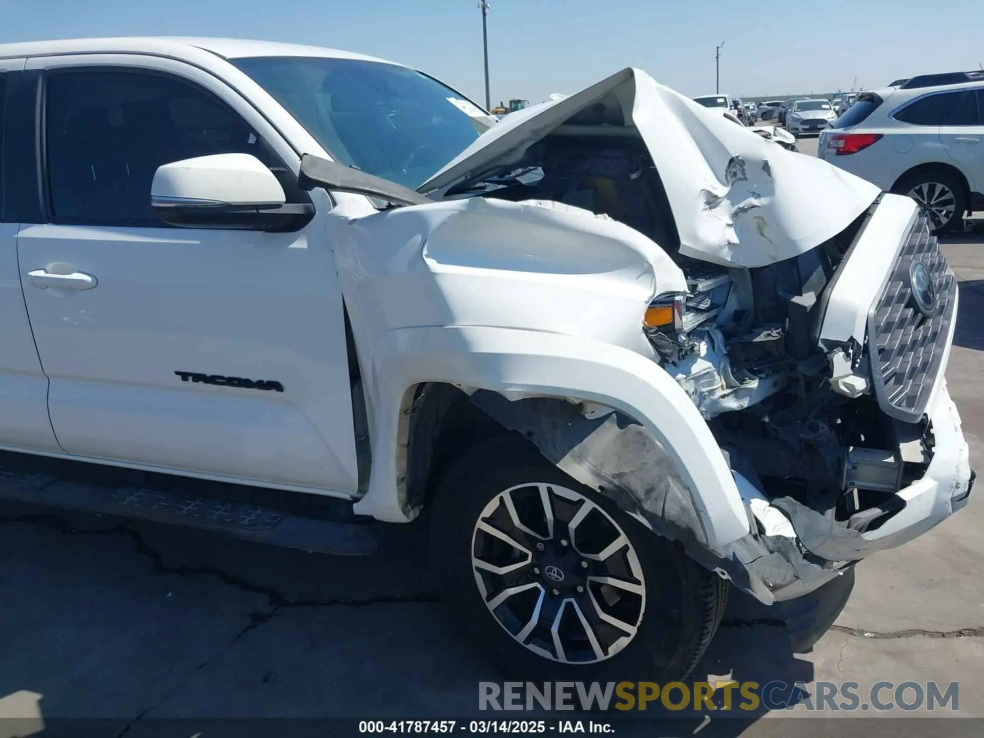 18 Photograph of a damaged car 5TFAZ5CN5MX107346 TOYOTA TACOMA 2021