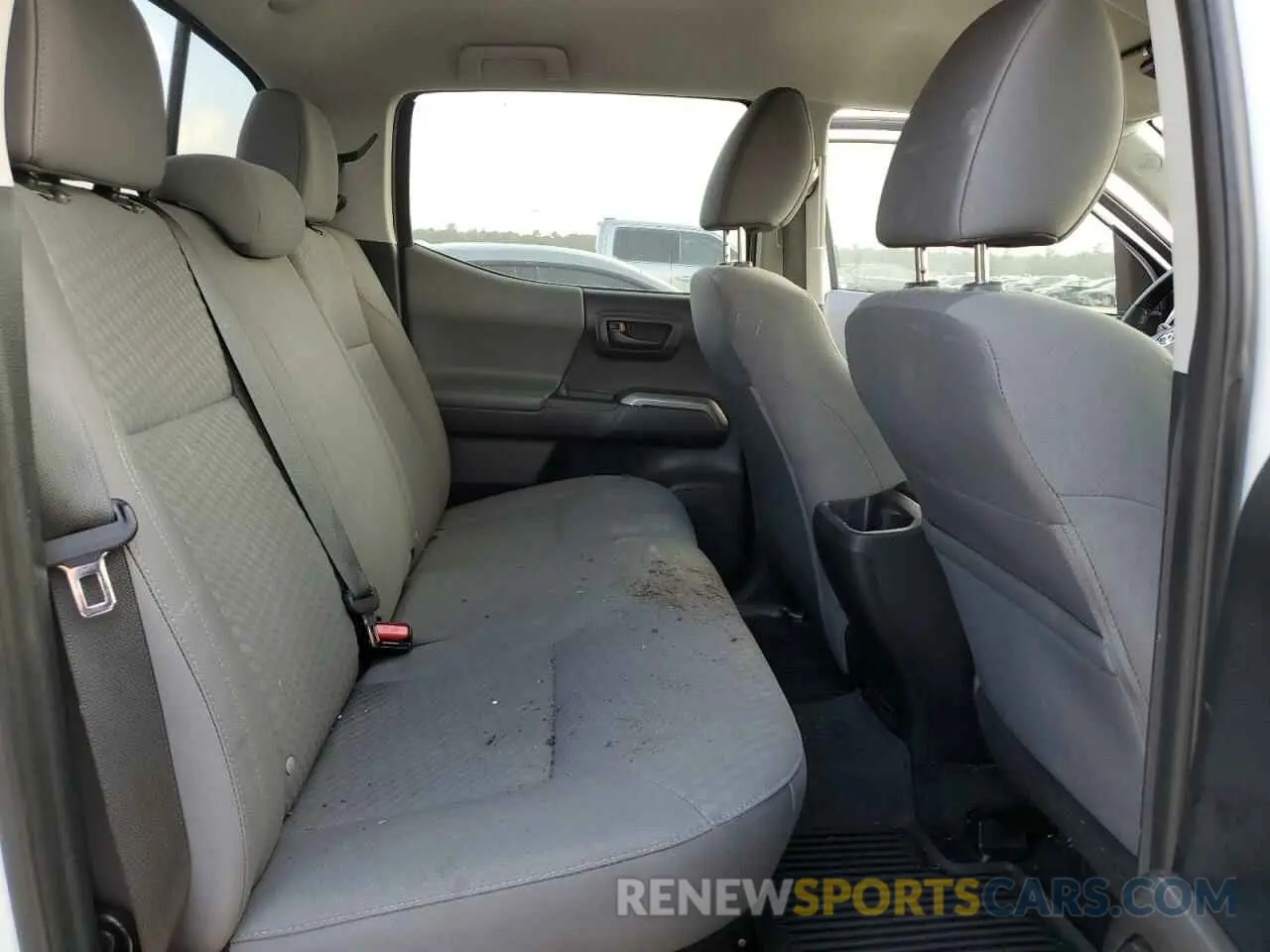 10 Photograph of a damaged car 5TFAZ5CN5MX107928 TOYOTA TACOMA 2021