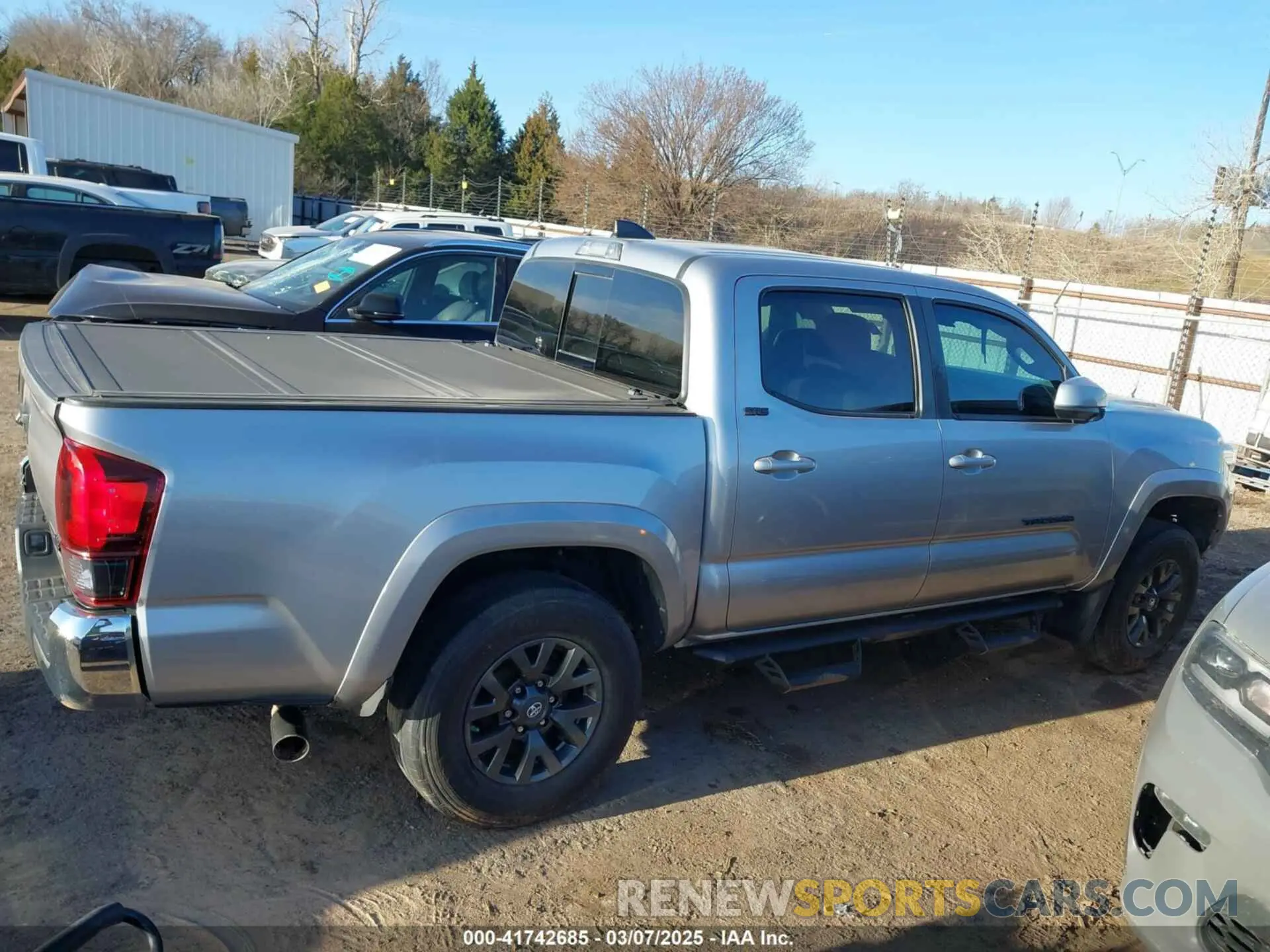 13 Photograph of a damaged car 5TFAZ5CN6MX096177 TOYOTA TACOMA 2021
