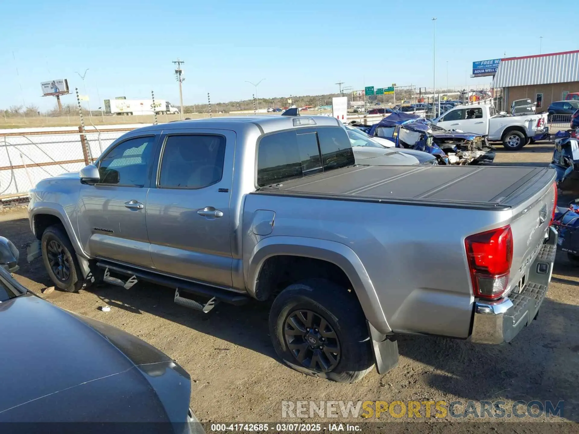 14 Photograph of a damaged car 5TFAZ5CN6MX096177 TOYOTA TACOMA 2021
