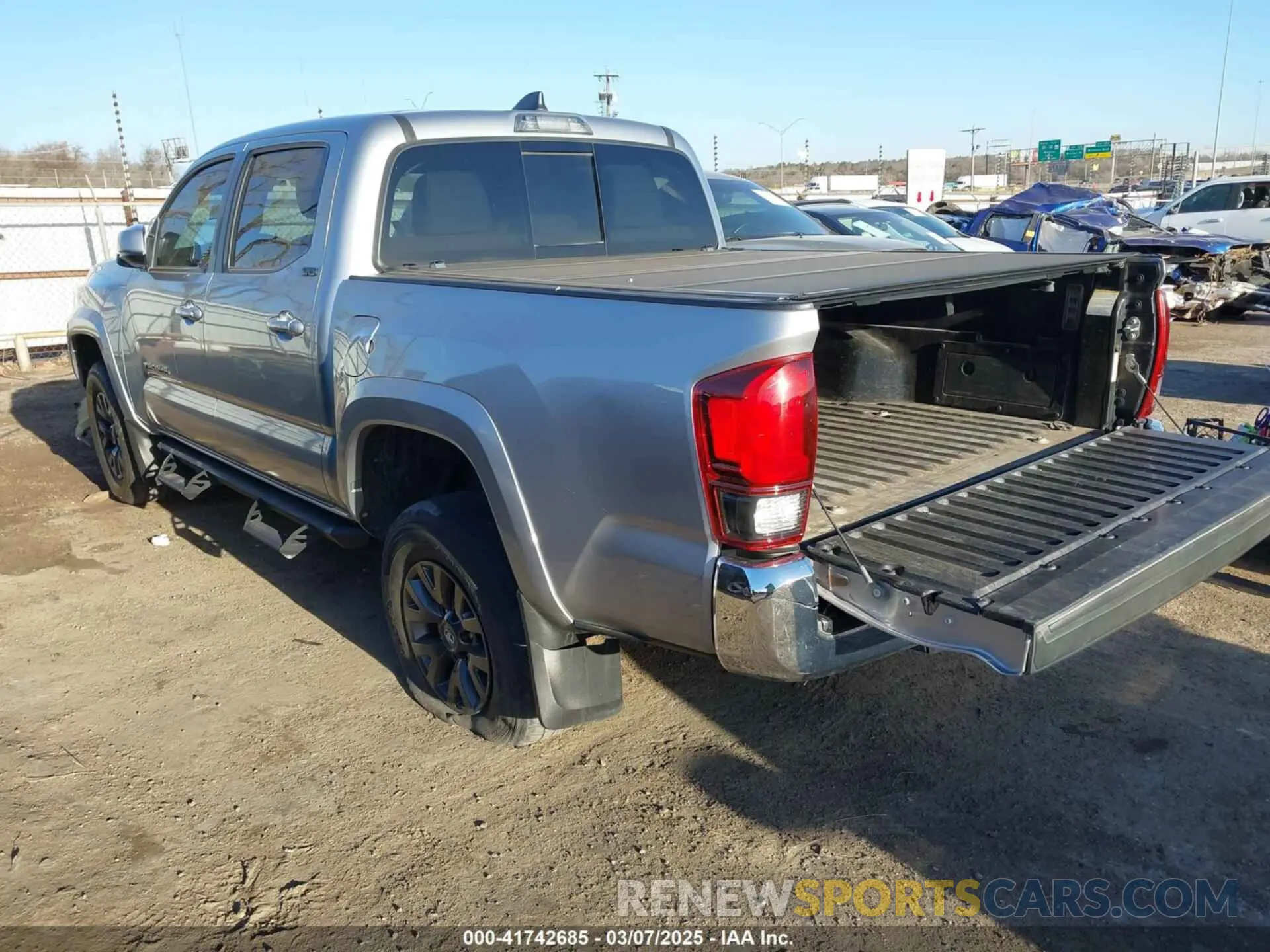 3 Photograph of a damaged car 5TFAZ5CN6MX096177 TOYOTA TACOMA 2021