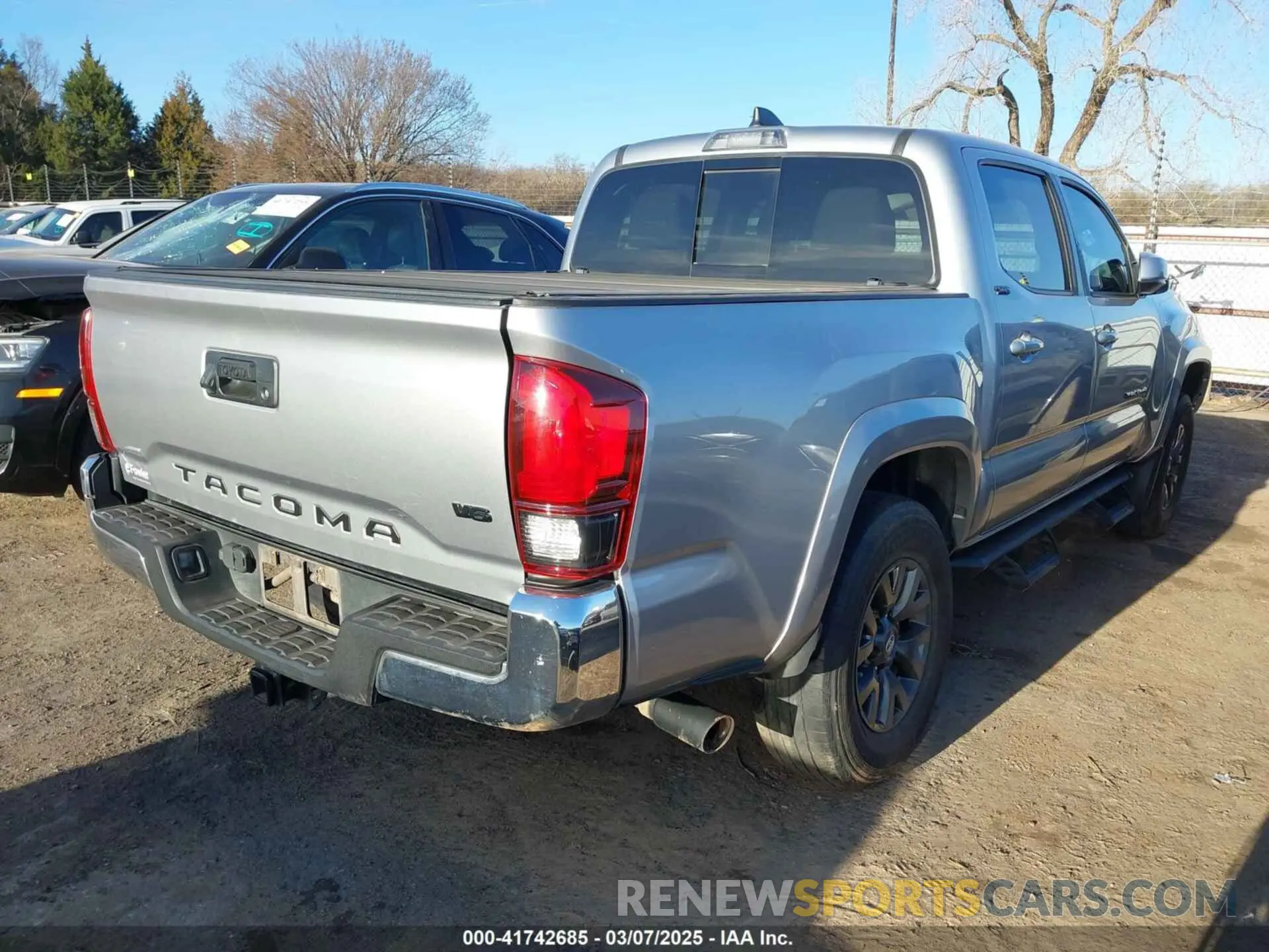 4 Photograph of a damaged car 5TFAZ5CN6MX096177 TOYOTA TACOMA 2021