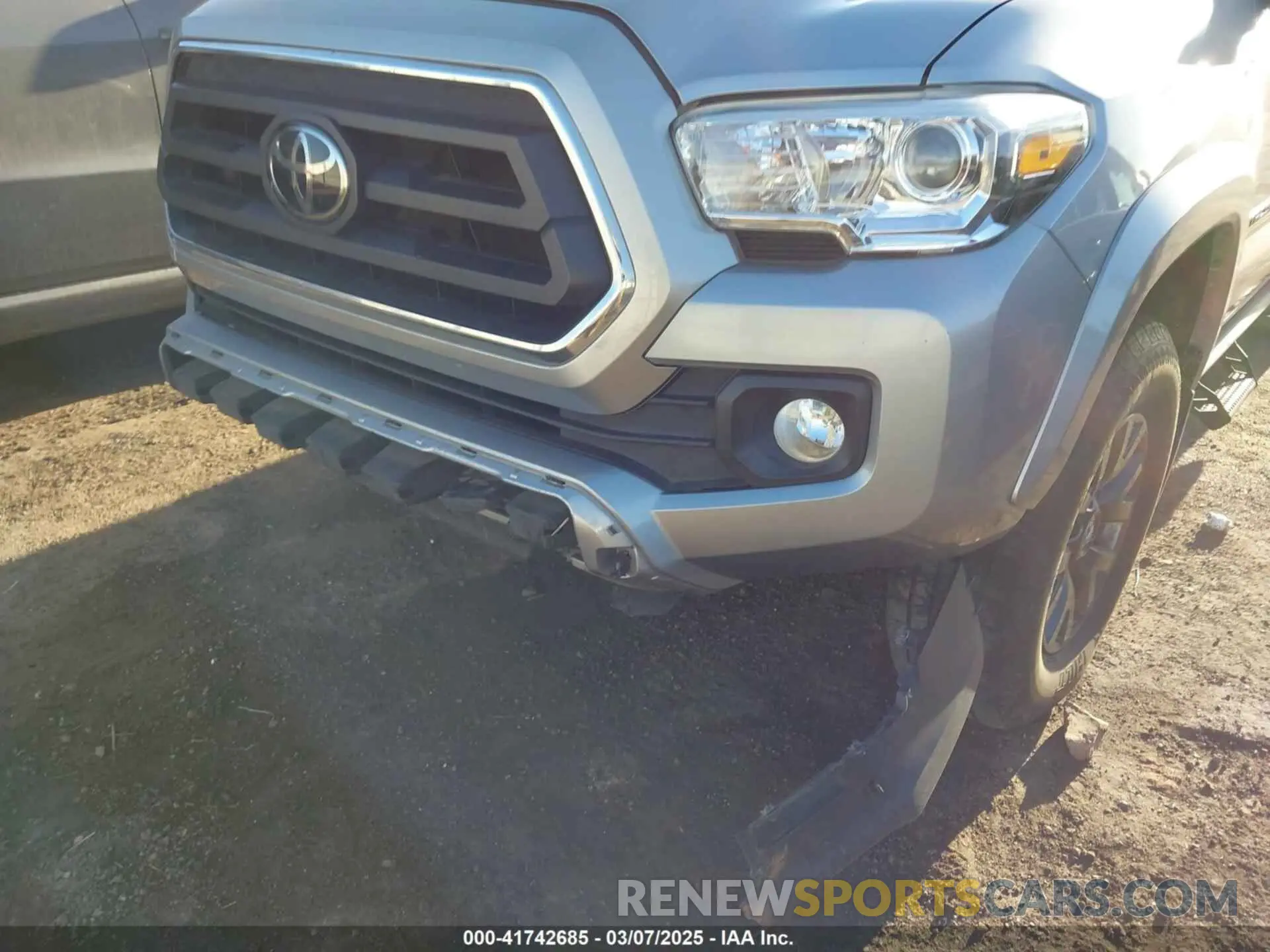 6 Photograph of a damaged car 5TFAZ5CN6MX096177 TOYOTA TACOMA 2021