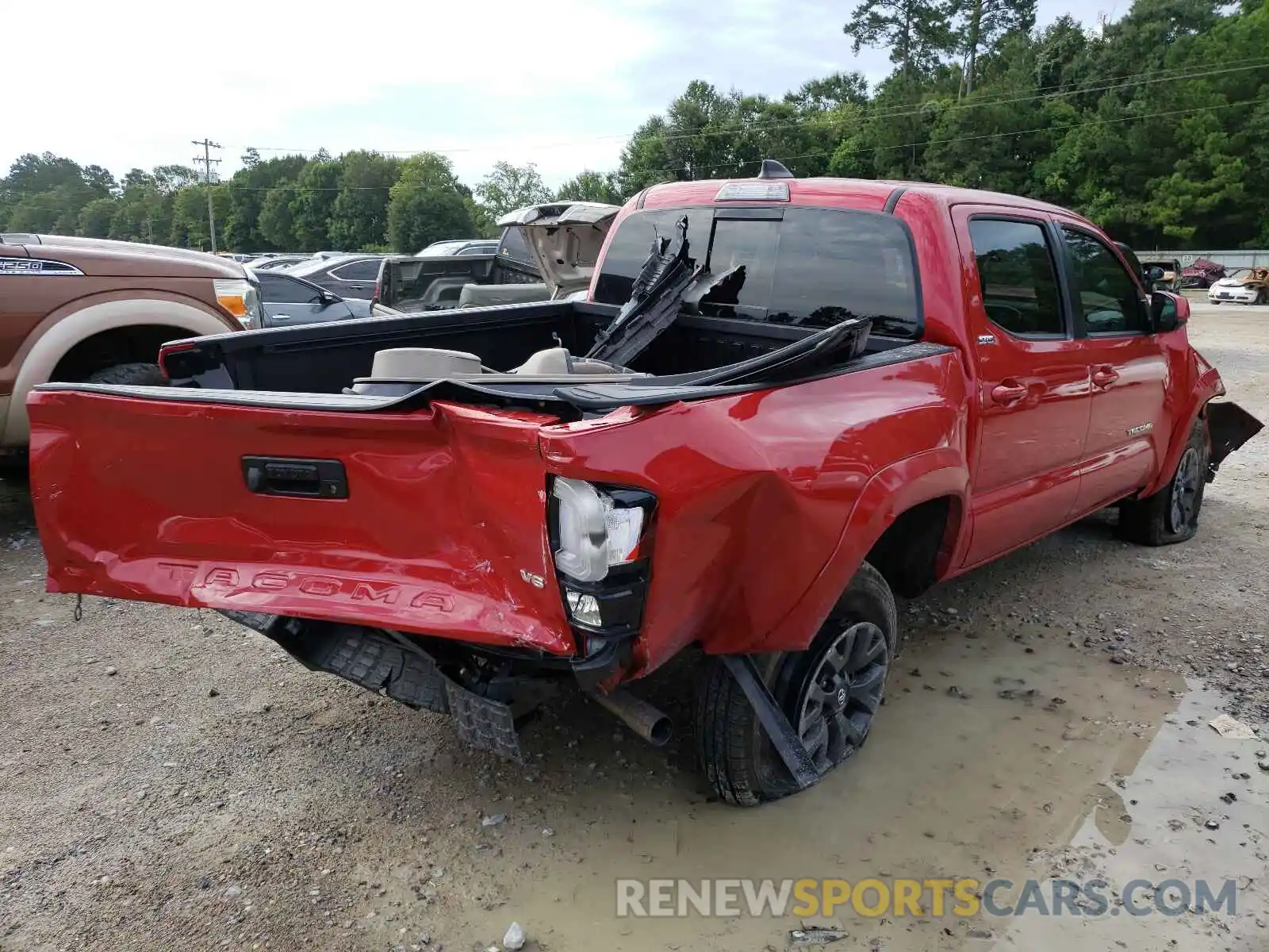 4 Photograph of a damaged car 5TFAZ5CN6MX097328 TOYOTA TACOMA 2021