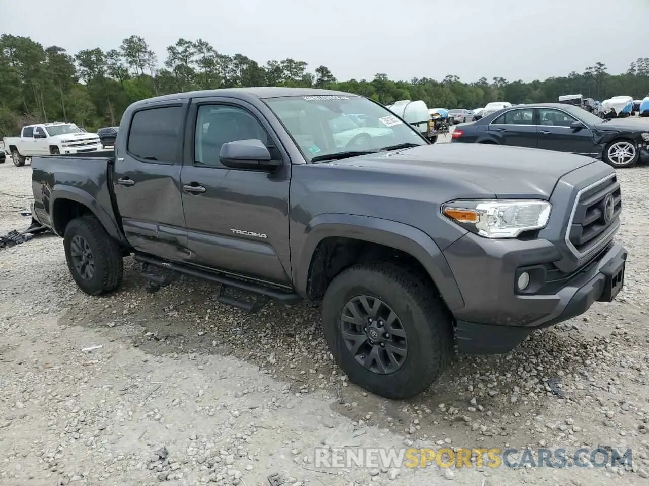 4 Photograph of a damaged car 5TFAZ5CN6MX098110 TOYOTA TACOMA 2021