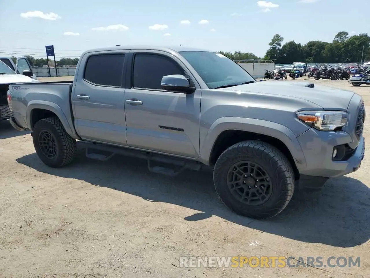 4 Photograph of a damaged car 5TFAZ5CN6MX116816 TOYOTA TACOMA 2021