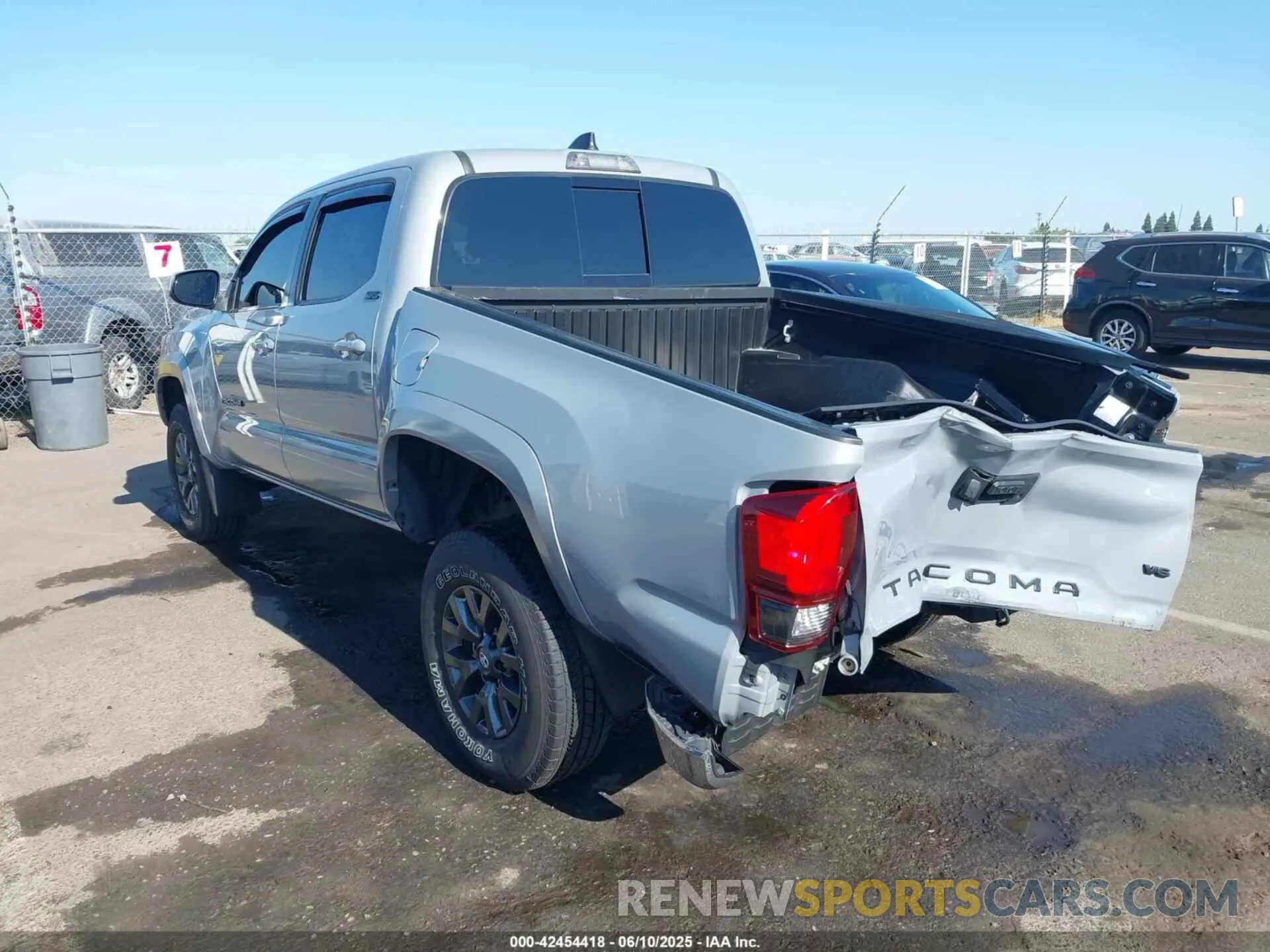 3 Photograph of a damaged car 5TFAZ5CN7MX101810 TOYOTA TACOMA 2021