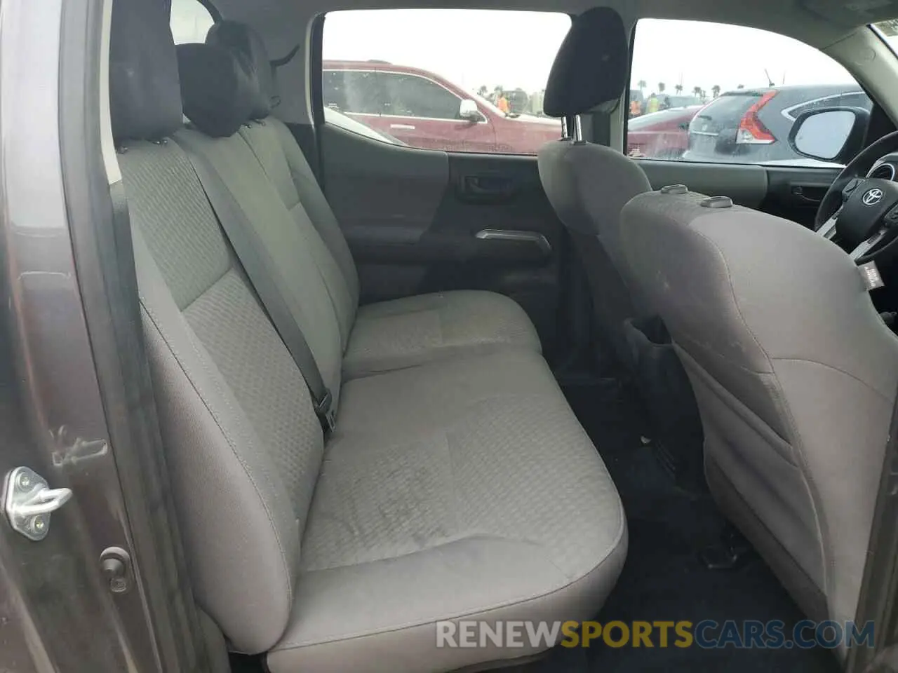 10 Photograph of a damaged car 5TFAZ5CN7MX102813 TOYOTA TACOMA 2021