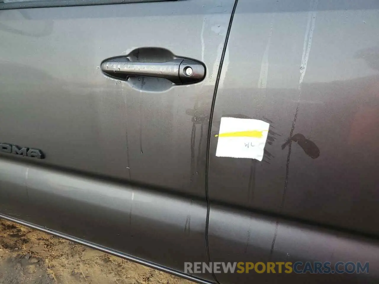 12 Photograph of a damaged car 5TFAZ5CN7MX102813 TOYOTA TACOMA 2021