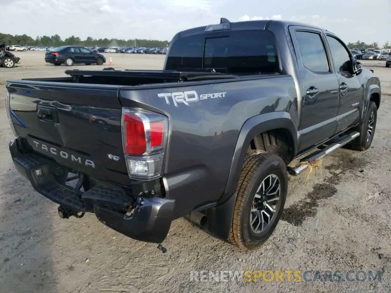 4 Photograph of a damaged car 5TFAZ5CN7MX113522 TOYOTA TACOMA 2021
