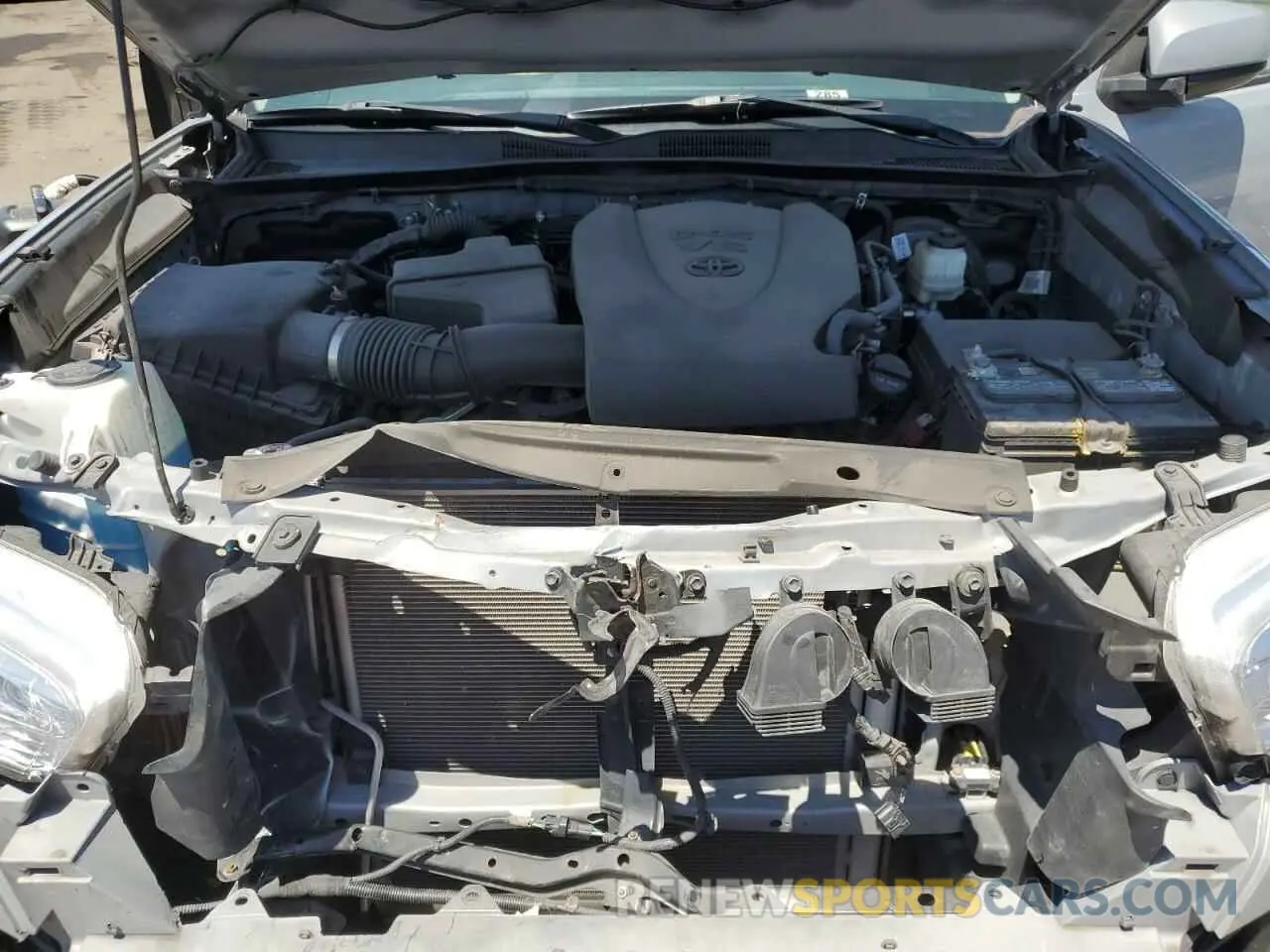 11 Photograph of a damaged car 5TFAZ5CN7MX115478 TOYOTA TACOMA 2021