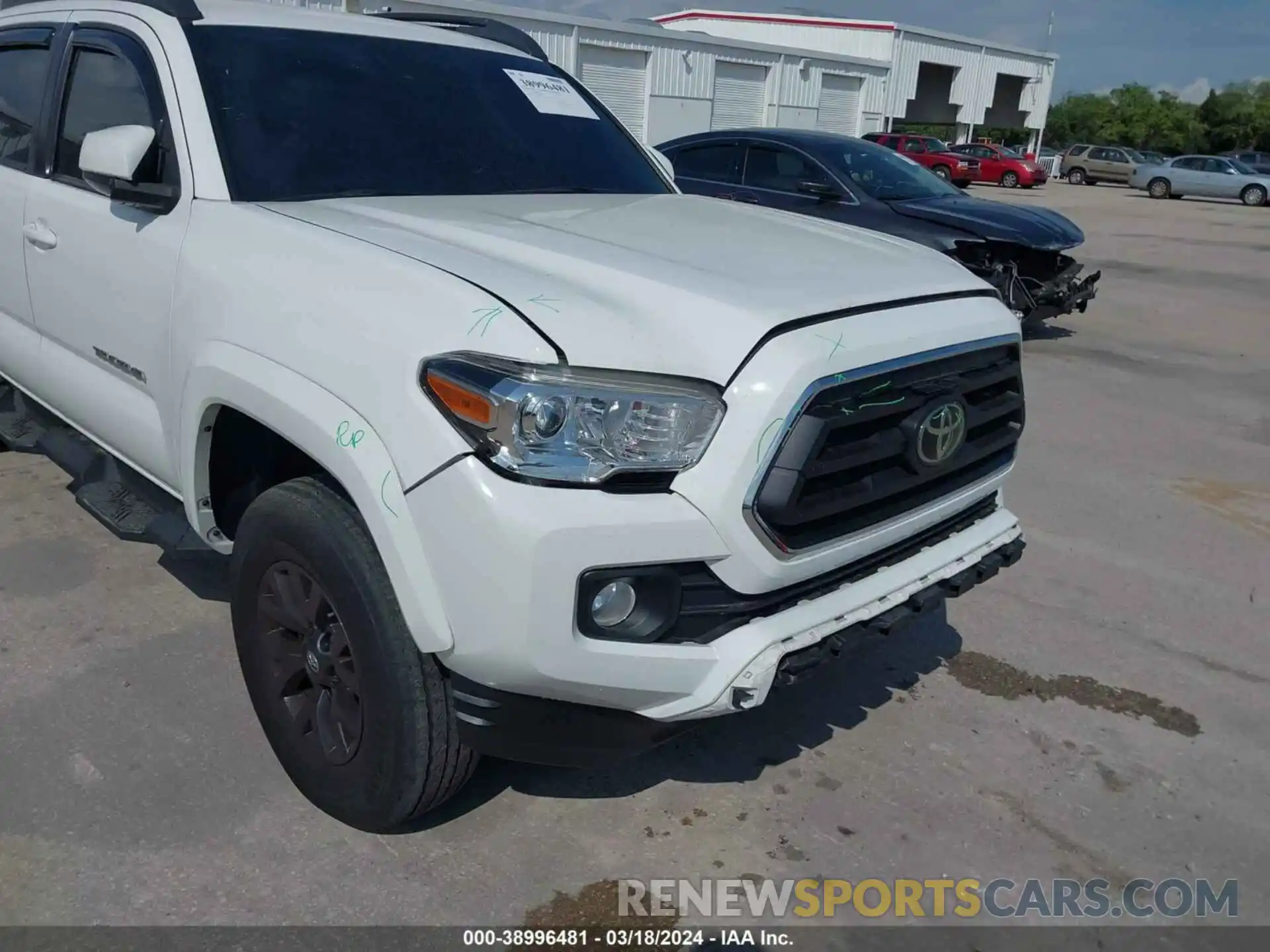 17 Photograph of a damaged car 5TFAZ5CN8MX096813 TOYOTA TACOMA 2021