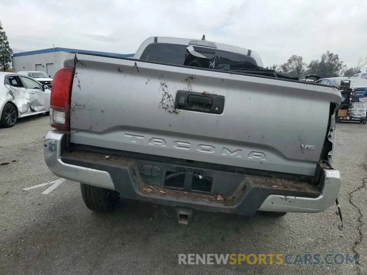 6 Photograph of a damaged car 5TFAZ5CN8MX097735 TOYOTA TACOMA 2021