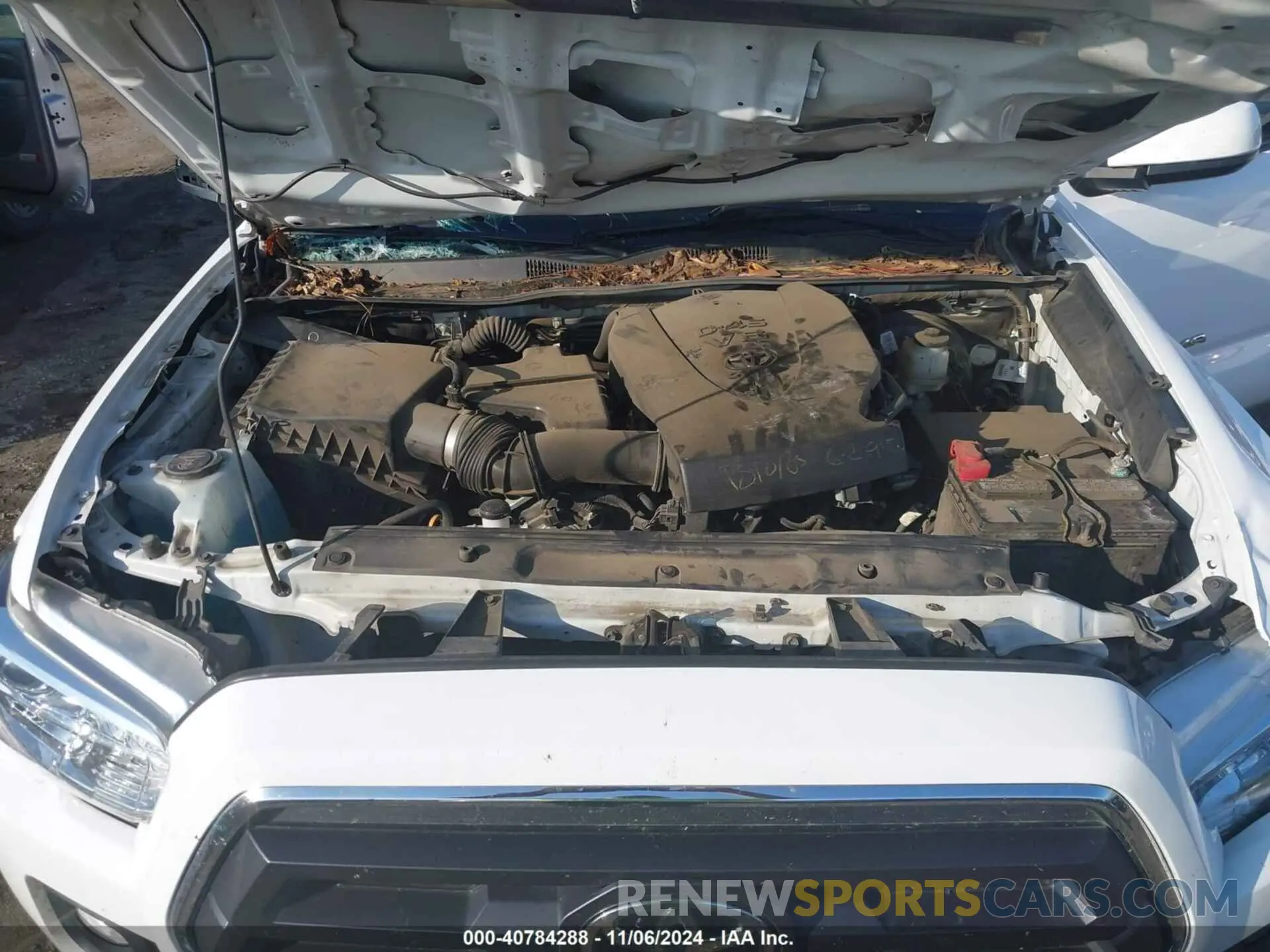 10 Photograph of a damaged car 5TFAZ5CN8MX098979 TOYOTA TACOMA 2021