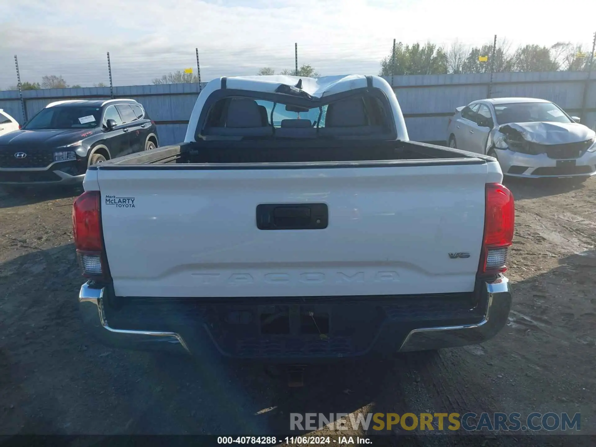 16 Photograph of a damaged car 5TFAZ5CN8MX098979 TOYOTA TACOMA 2021