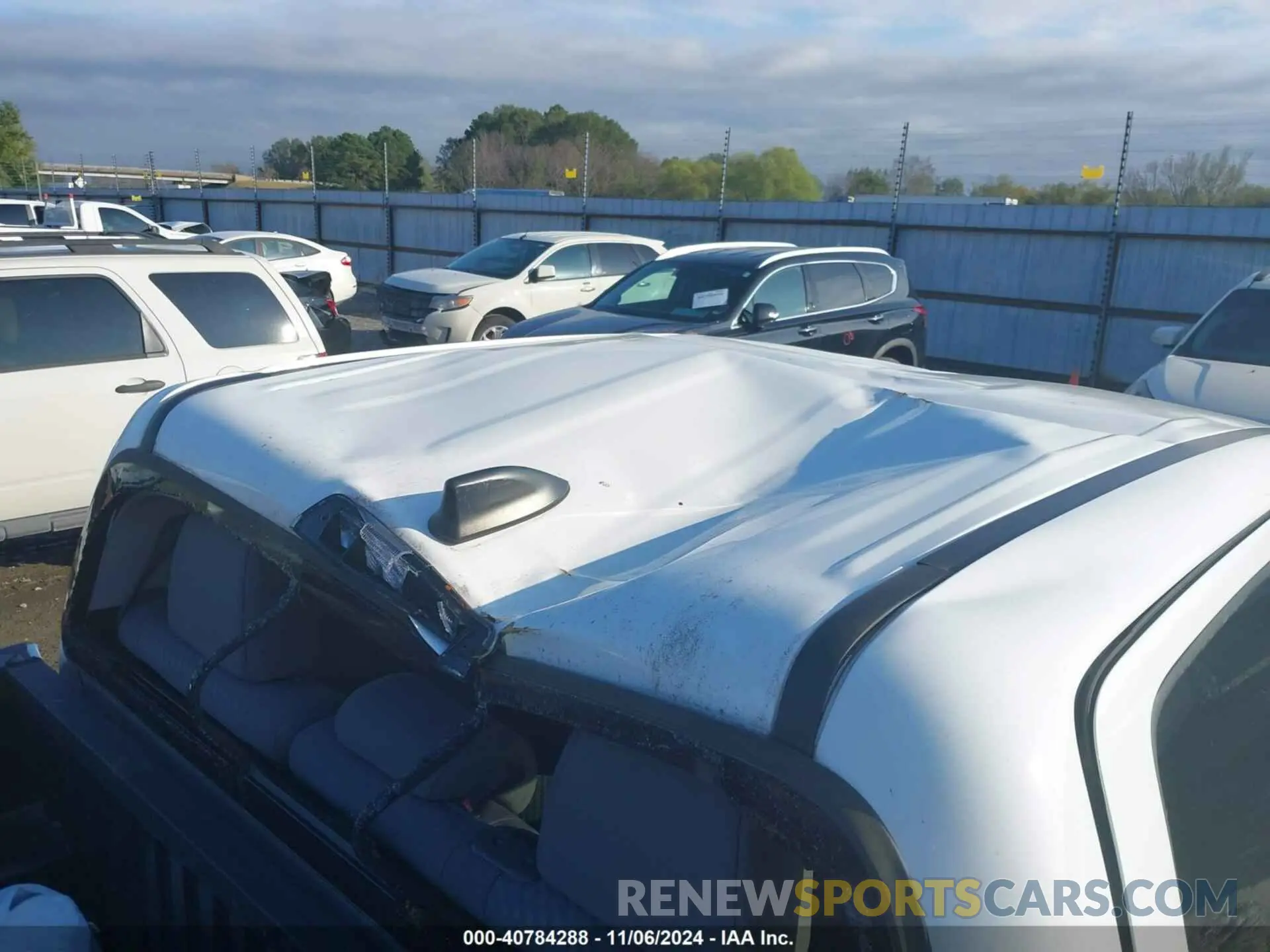 18 Photograph of a damaged car 5TFAZ5CN8MX098979 TOYOTA TACOMA 2021