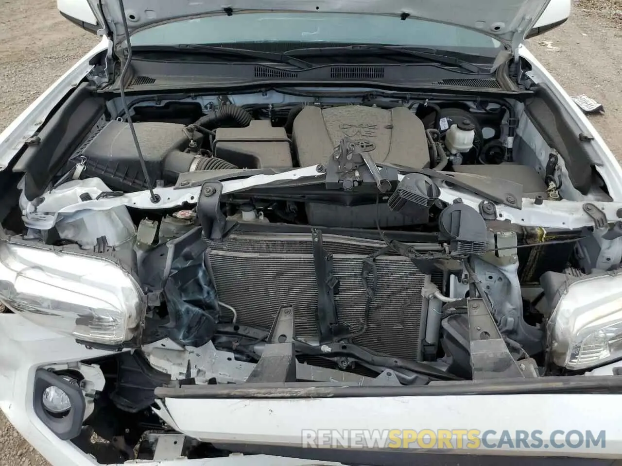11 Photograph of a damaged car 5TFAZ5CN9MX109150 TOYOTA TACOMA 2021