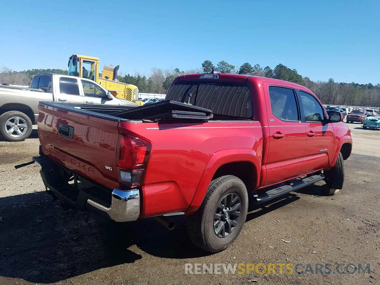 4 Photograph of a damaged car 5TFAZ5CNXMX096019 TOYOTA TACOMA 2021