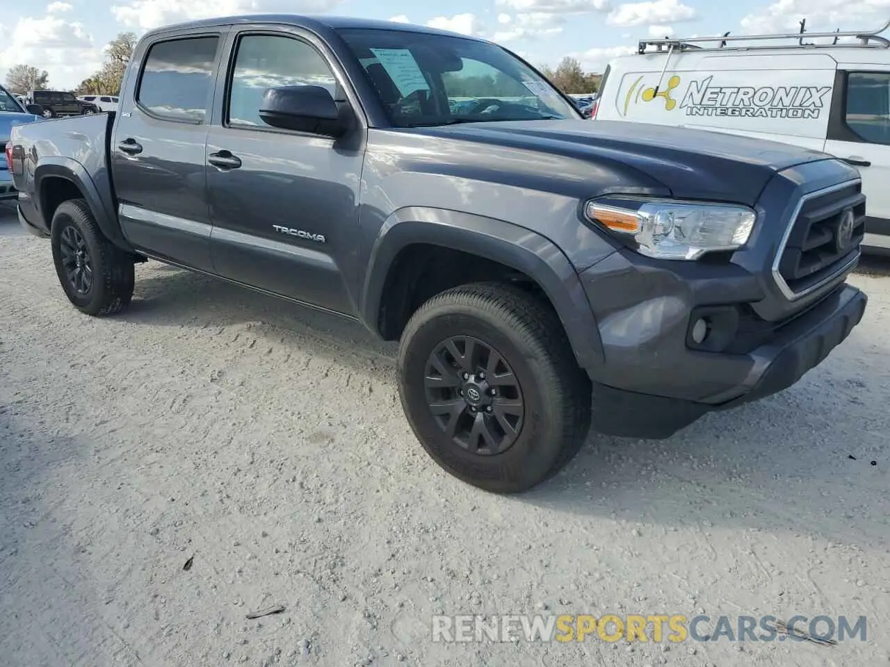 4 Photograph of a damaged car 5TFAZ5CNXMX100652 TOYOTA TACOMA 2021