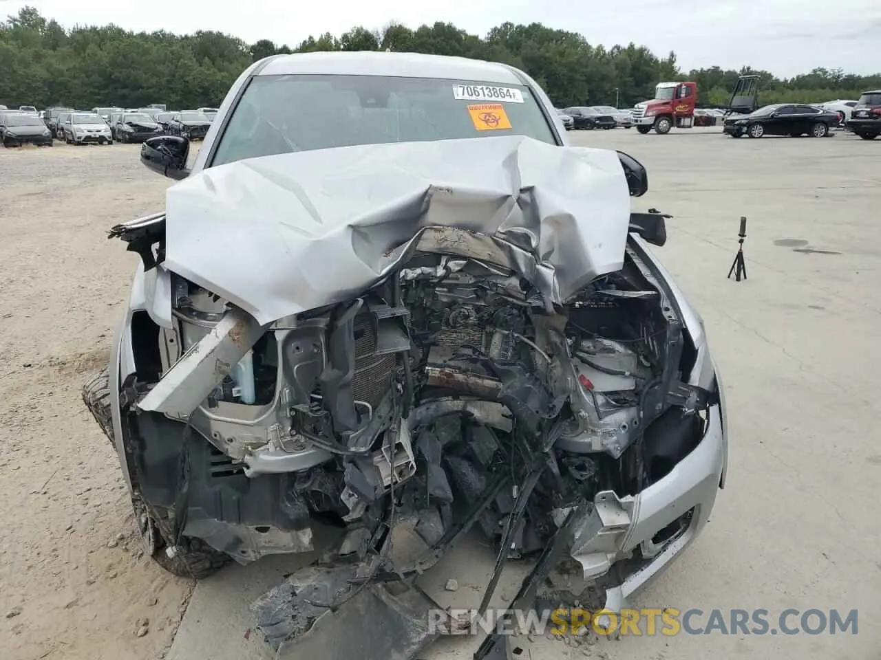 5 Photograph of a damaged car 5TFAZ5CNXMX116706 TOYOTA TACOMA 2021
