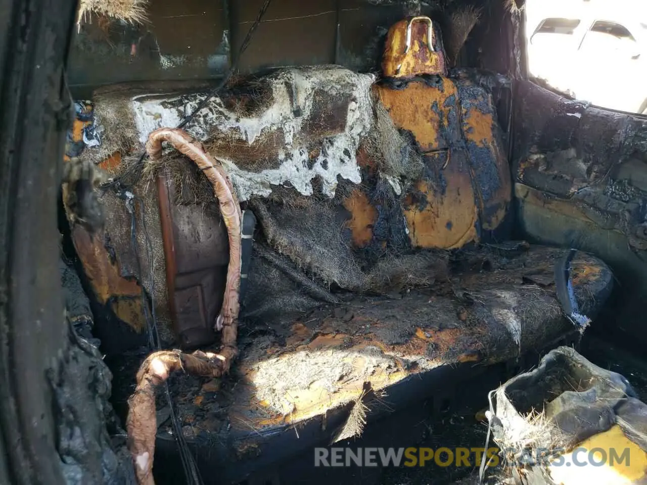 10 Photograph of a damaged car 5TFCZ5AN0MX245551 TOYOTA TACOMA 2021