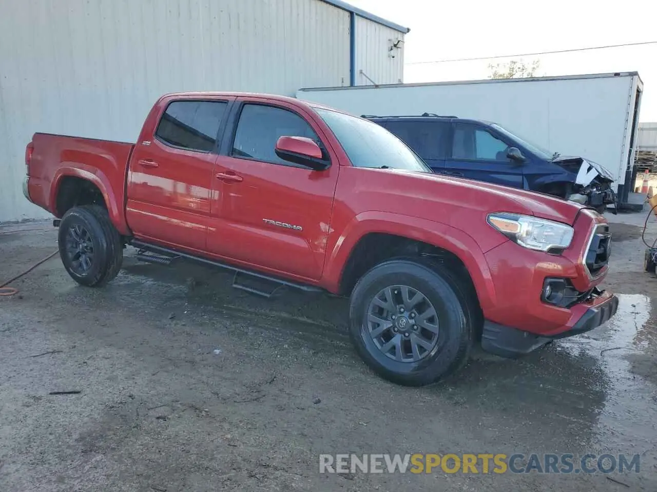 4 Photograph of a damaged car 5TFCZ5AN0MX261605 TOYOTA TACOMA 2021