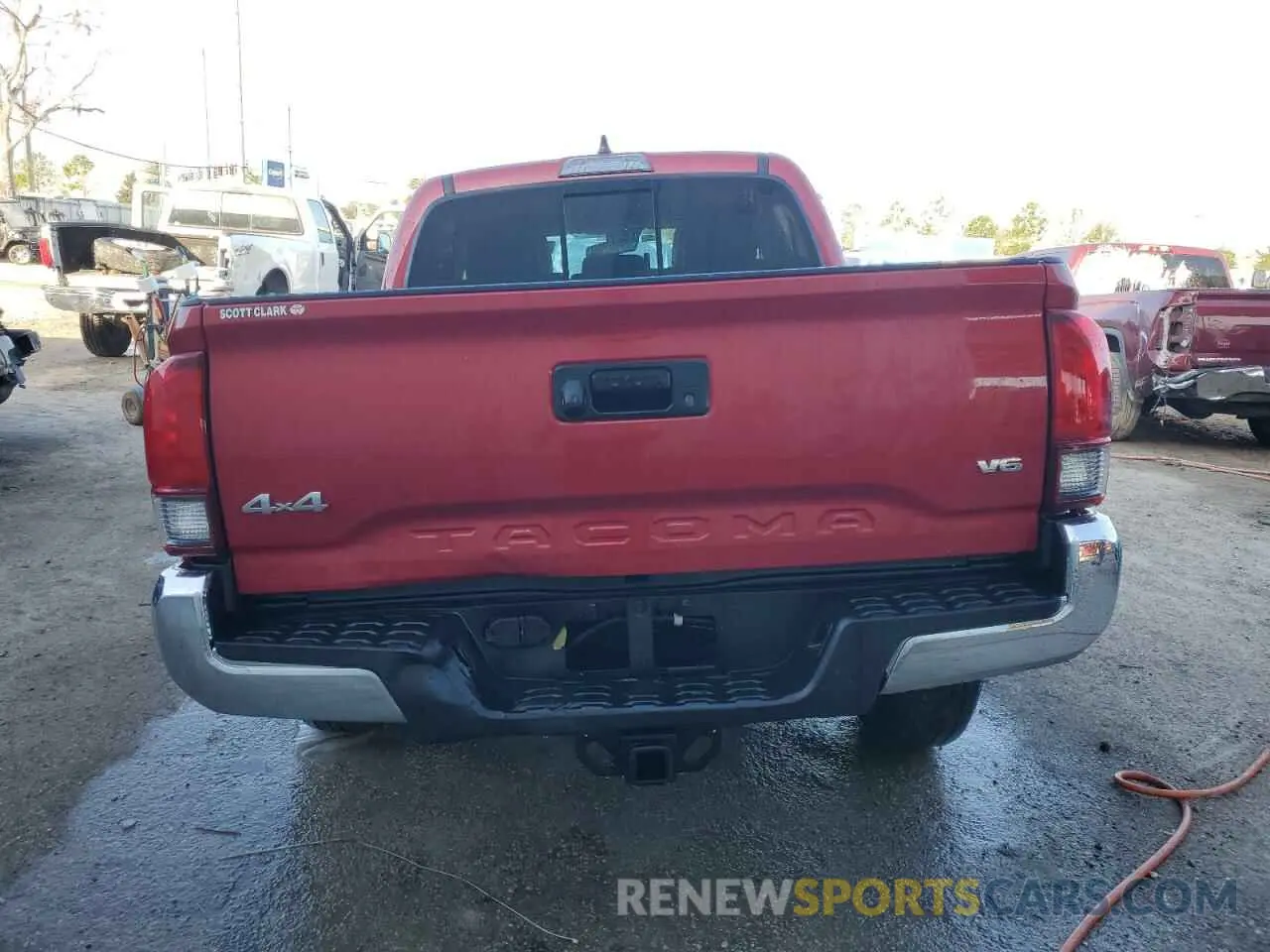 6 Photograph of a damaged car 5TFCZ5AN0MX261605 TOYOTA TACOMA 2021