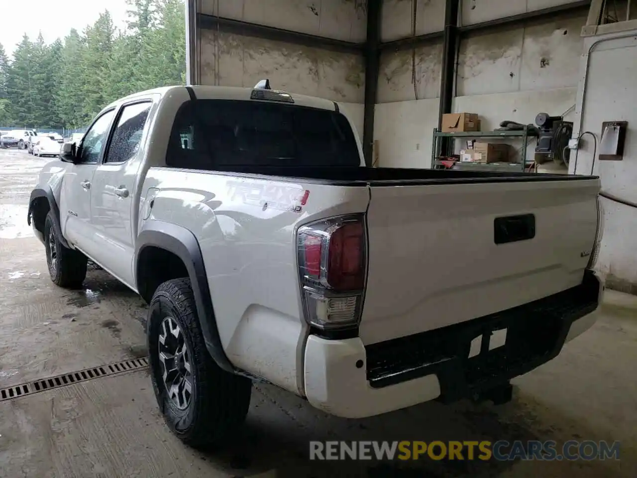 3 Photograph of a damaged car 5TFCZ5AN0MX268179 TOYOTA TACOMA 2021