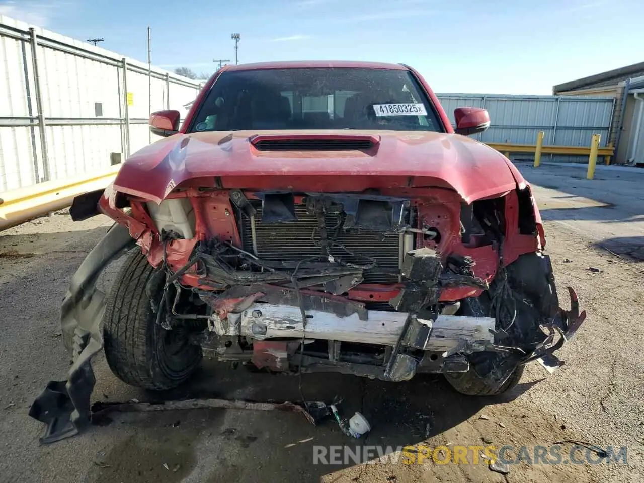 5 Photograph of a damaged car 5TFCZ5AN1MX249799 TOYOTA TACOMA 2021