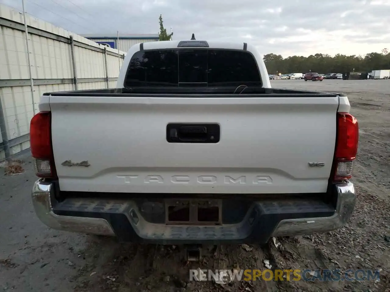6 Photograph of a damaged car 5TFCZ5AN1MX255277 TOYOTA TACOMA 2021