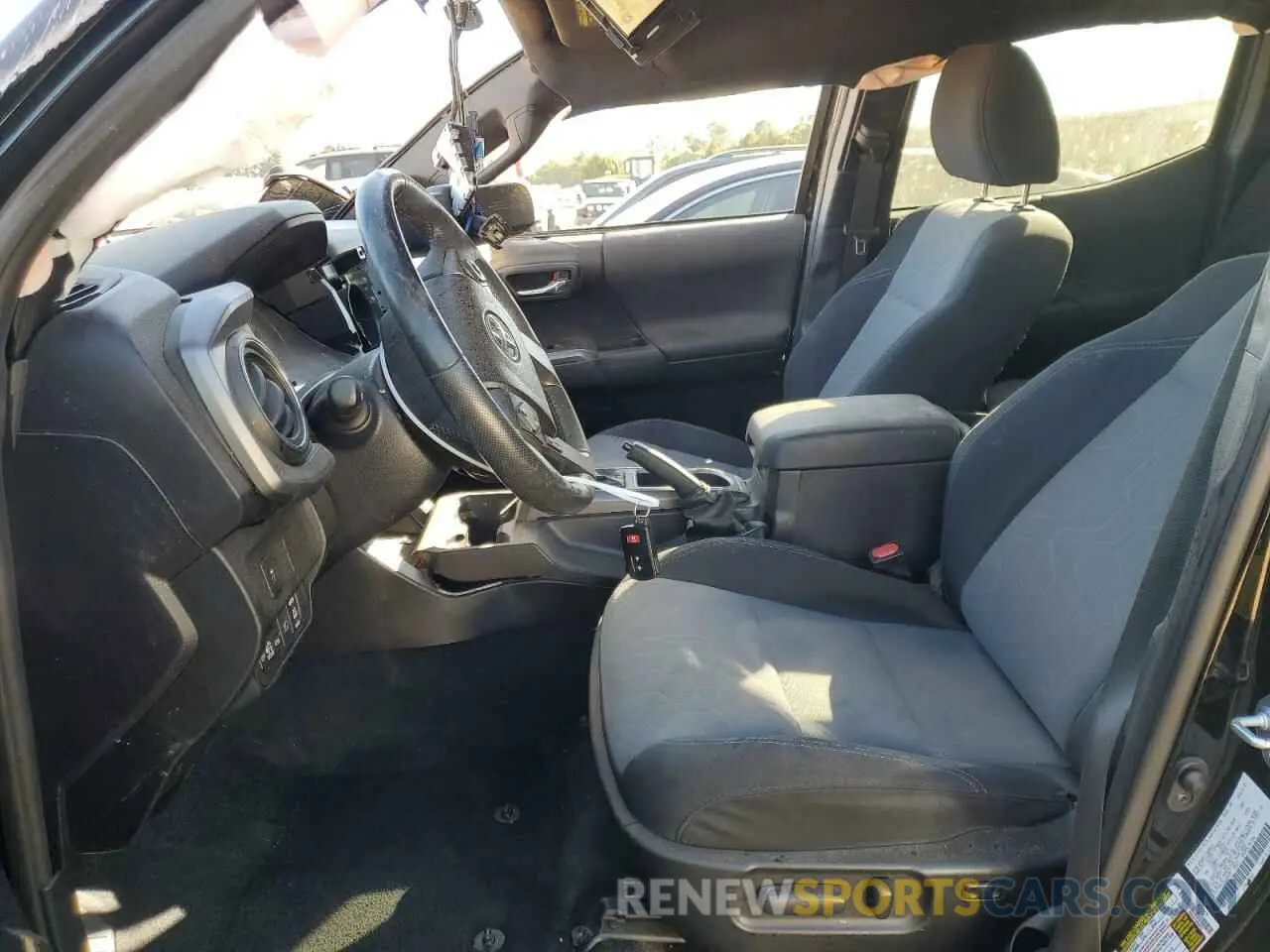 7 Photograph of a damaged car 5TFCZ5AN1MX258650 TOYOTA TACOMA 2021