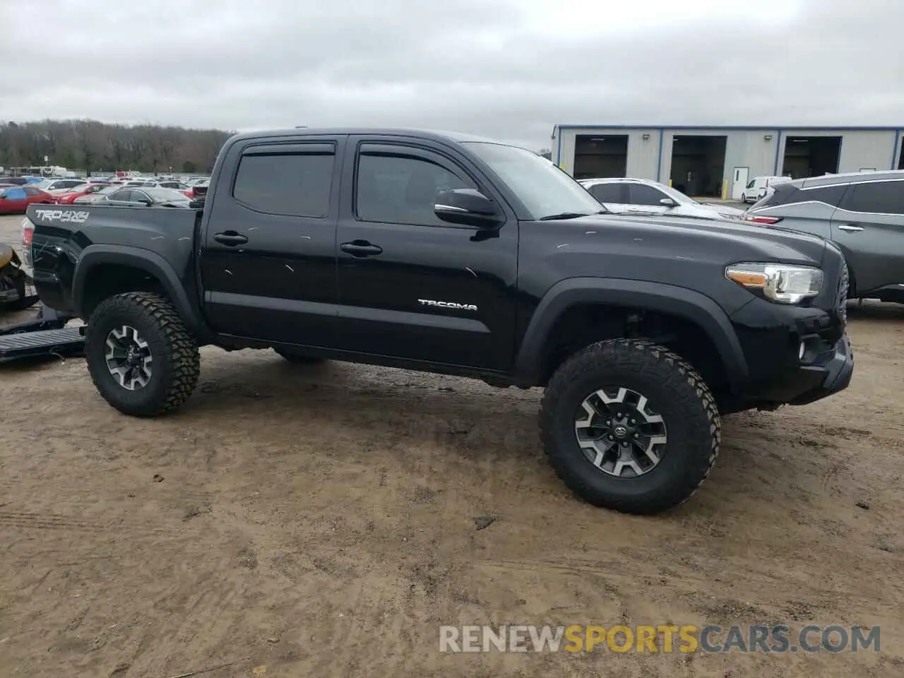 4 Photograph of a damaged car 5TFCZ5AN1MX264898 TOYOTA TACOMA 2021
