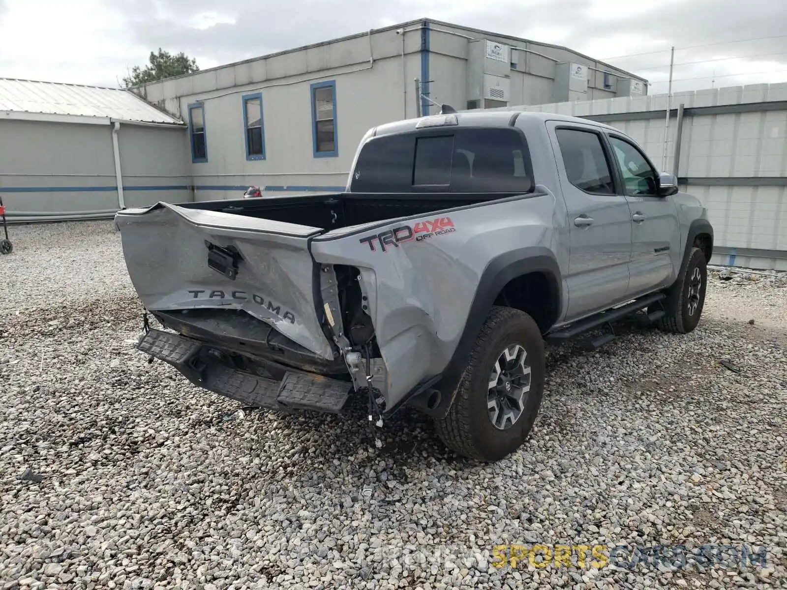 4 Photograph of a damaged car 5TFCZ5AN1MX265775 TOYOTA TACOMA 2021