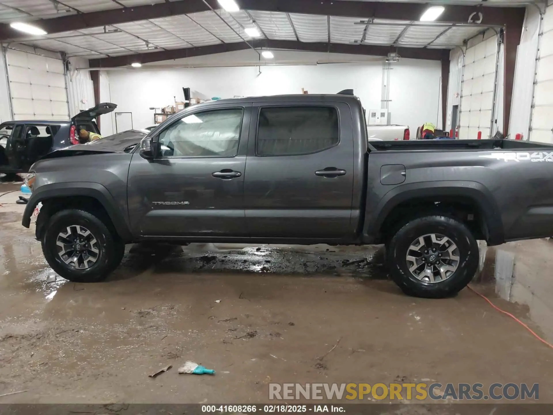 15 Photograph of a damaged car 5TFCZ5AN1MX268854 TOYOTA TACOMA 2021