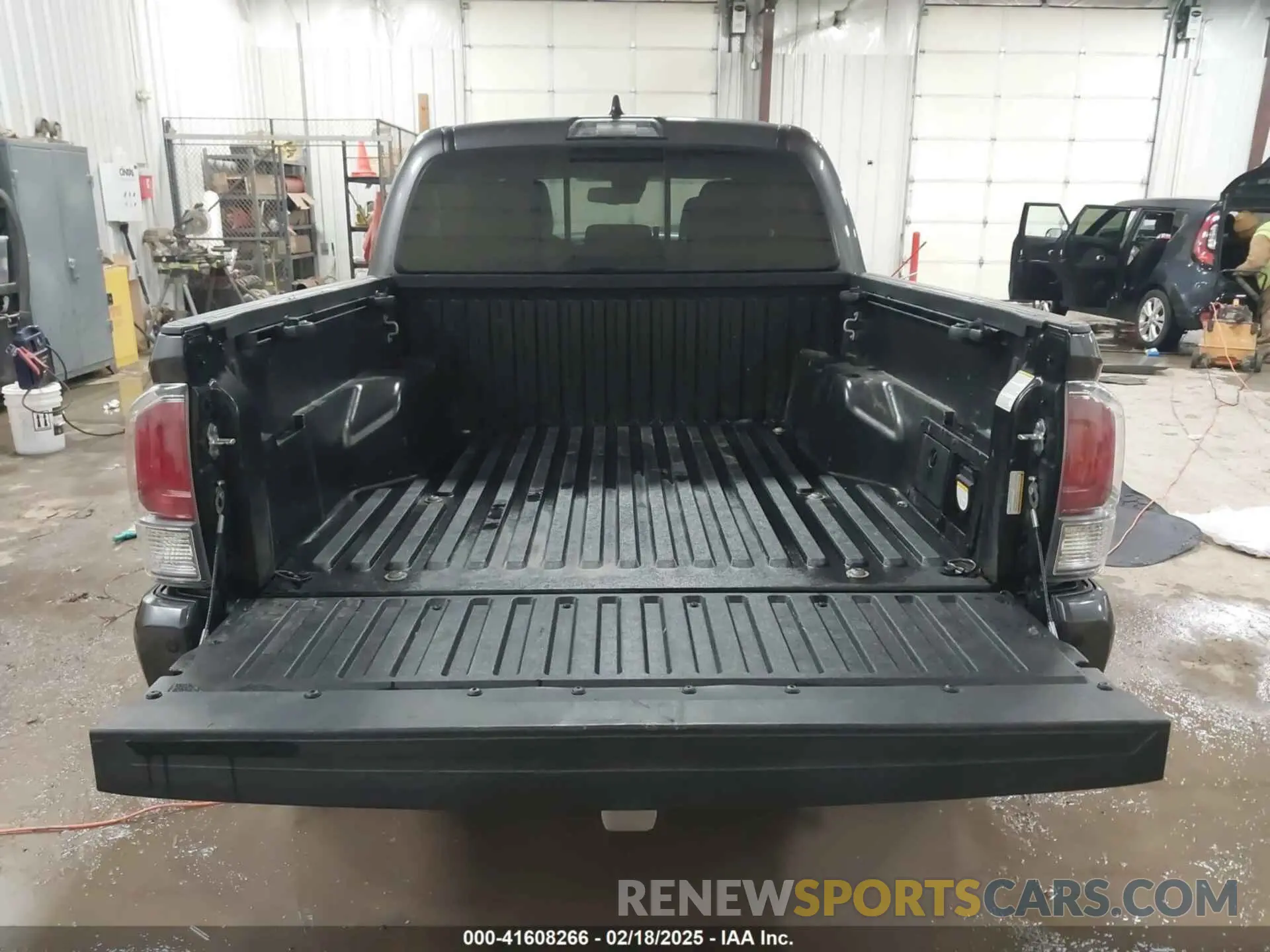 17 Photograph of a damaged car 5TFCZ5AN1MX268854 TOYOTA TACOMA 2021