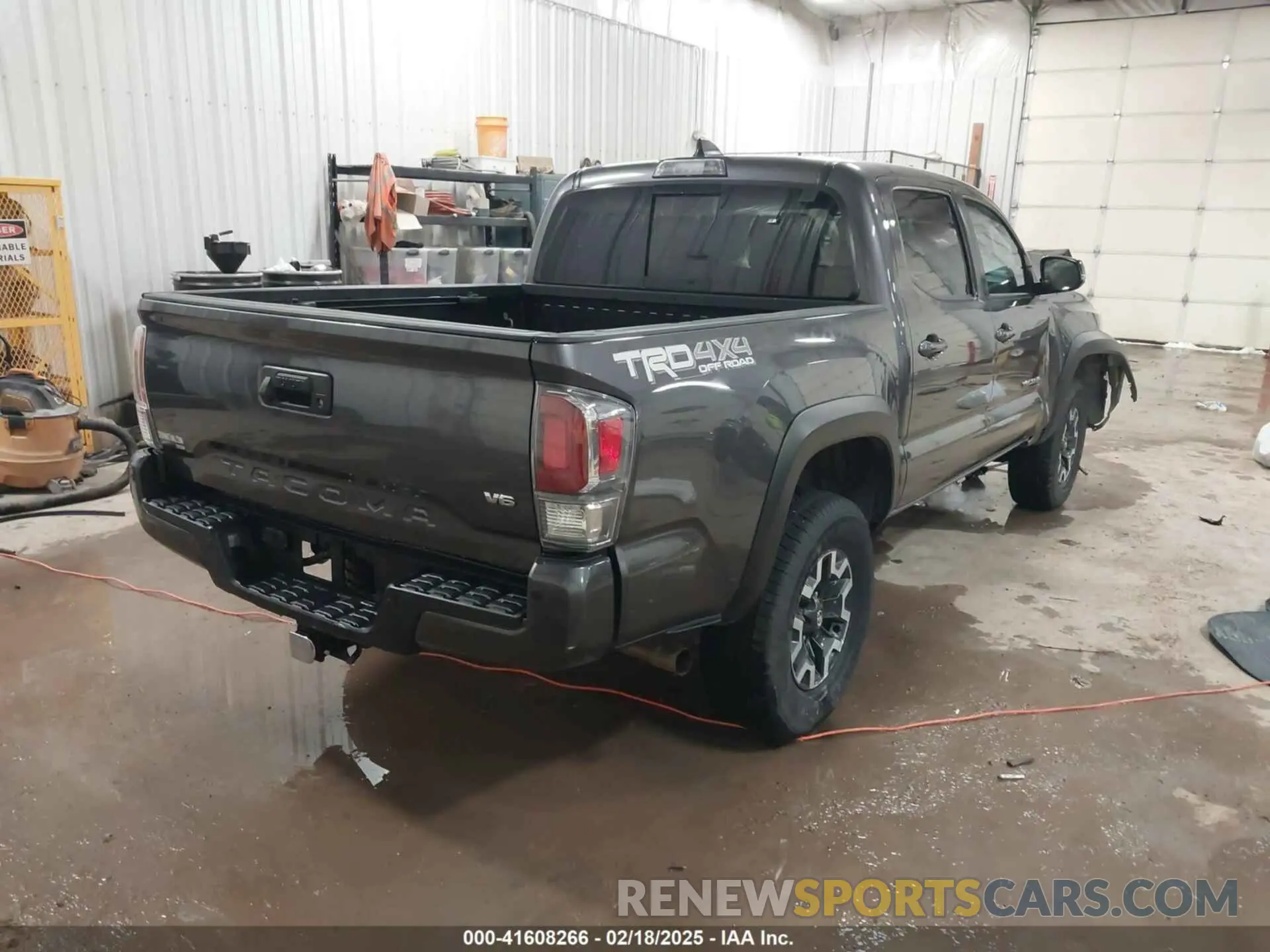 4 Photograph of a damaged car 5TFCZ5AN1MX268854 TOYOTA TACOMA 2021