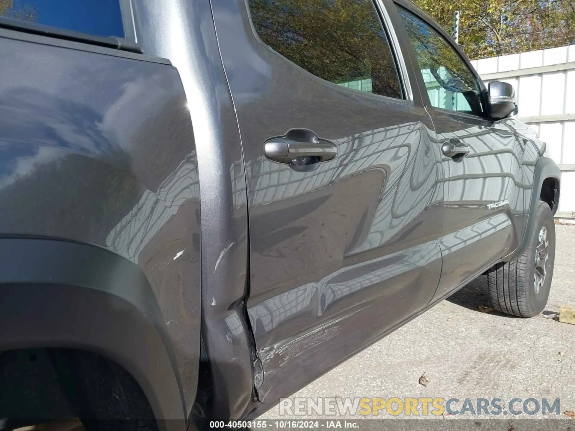 6 Photograph of a damaged car 5TFCZ5AN1MX269390 TOYOTA TACOMA 2021
