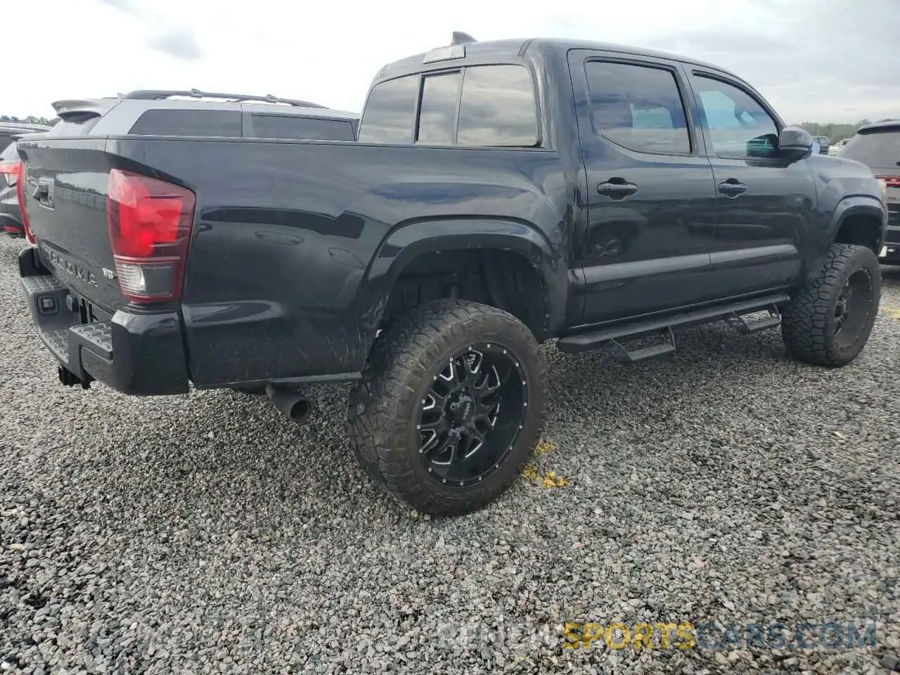 3 Photograph of a damaged car 5TFCZ5AN1MX271186 TOYOTA TACOMA 2021
