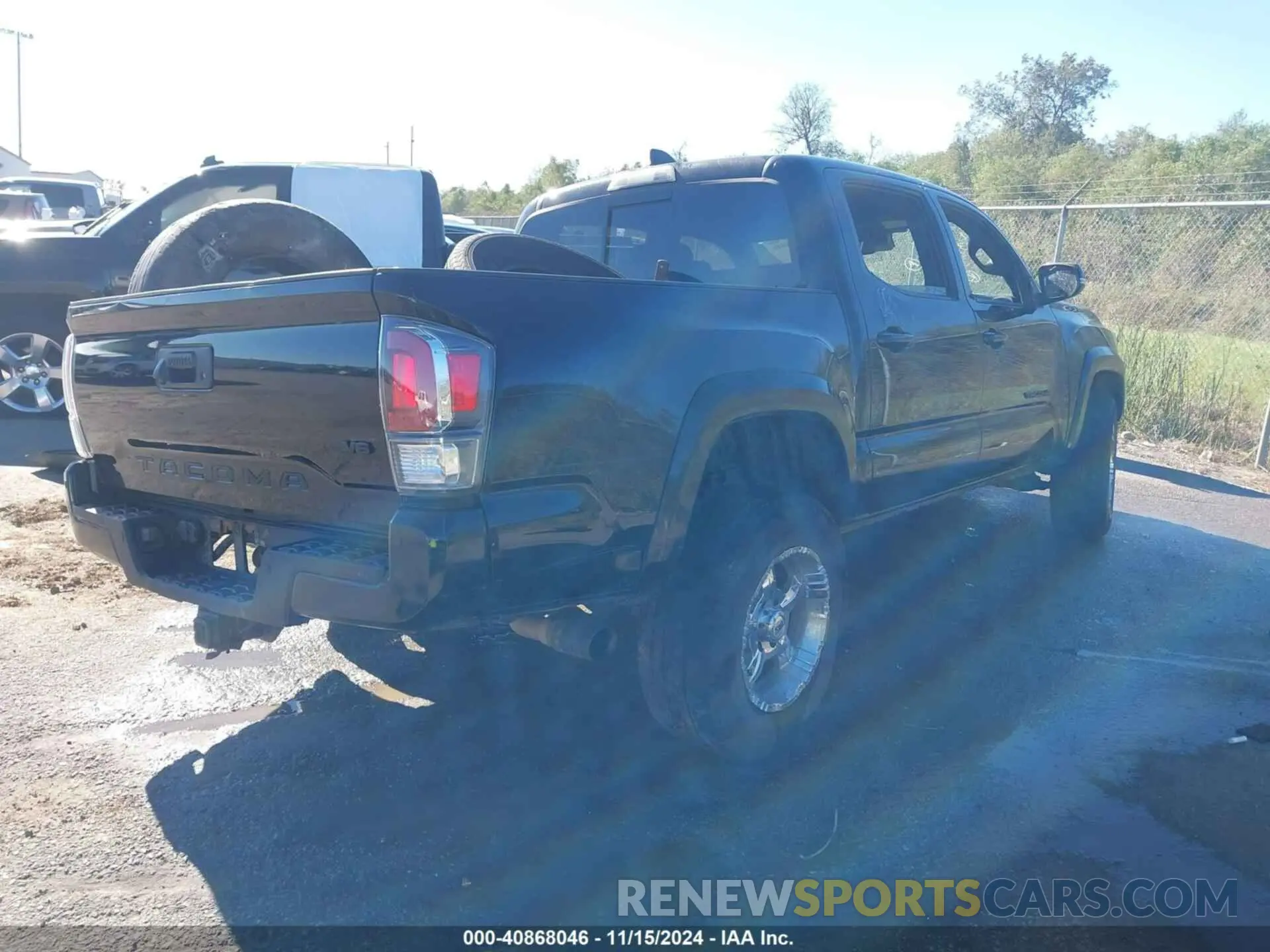 4 Photograph of a damaged car 5TFCZ5AN1MX273942 TOYOTA TACOMA 2021