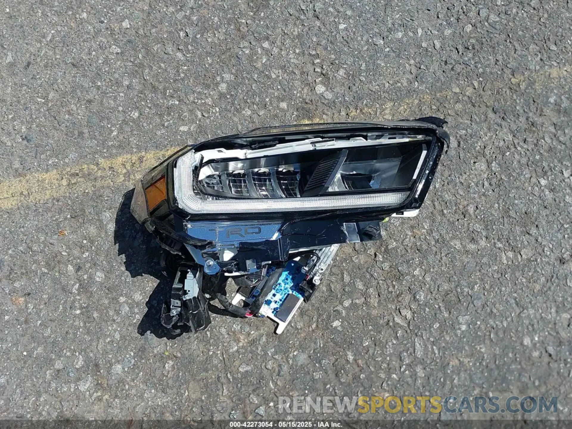 11 Photograph of a damaged car 5TFCZ5AN1MX274315 TOYOTA TACOMA 2021