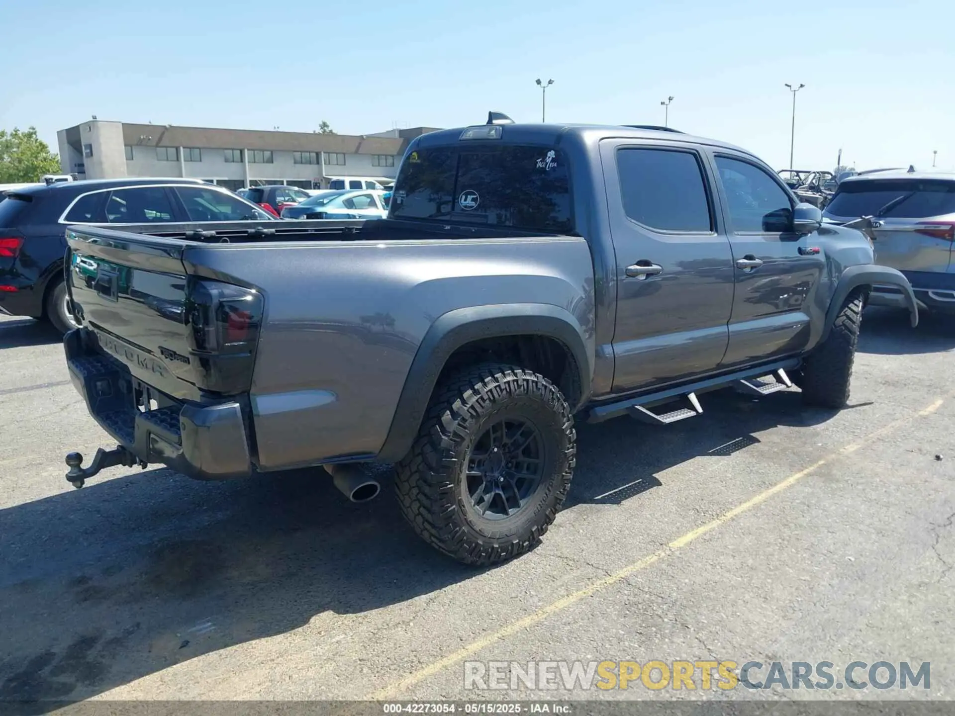 4 Photograph of a damaged car 5TFCZ5AN1MX274315 TOYOTA TACOMA 2021