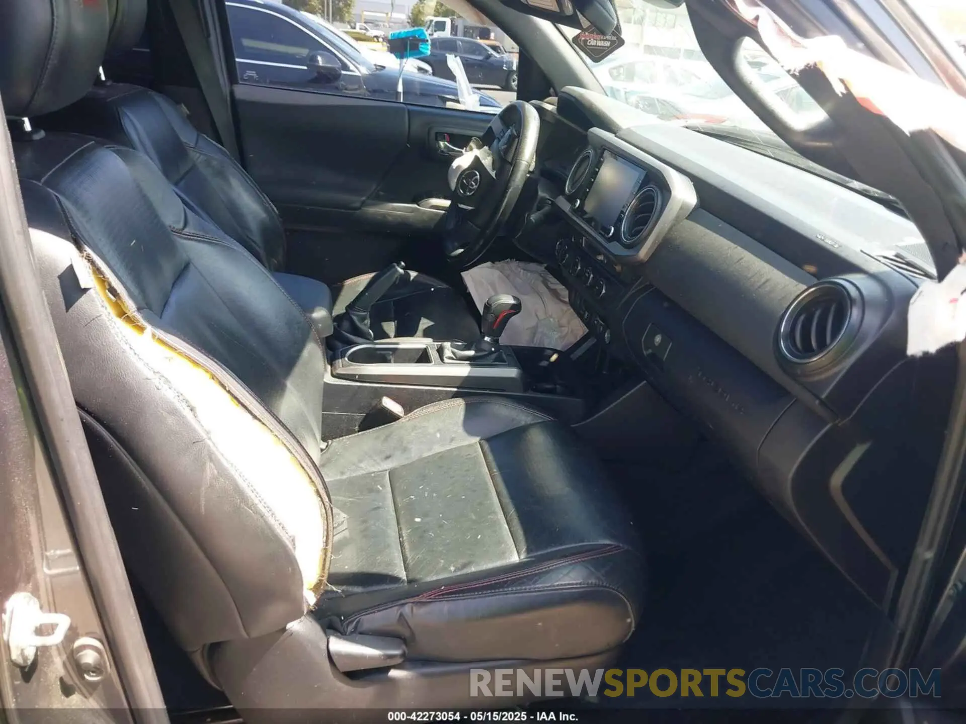 5 Photograph of a damaged car 5TFCZ5AN1MX274315 TOYOTA TACOMA 2021