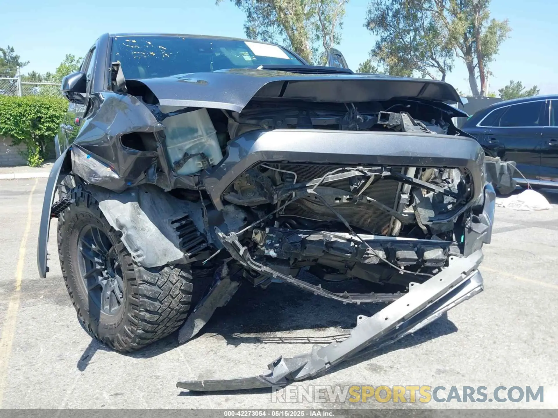 6 Photograph of a damaged car 5TFCZ5AN1MX274315 TOYOTA TACOMA 2021