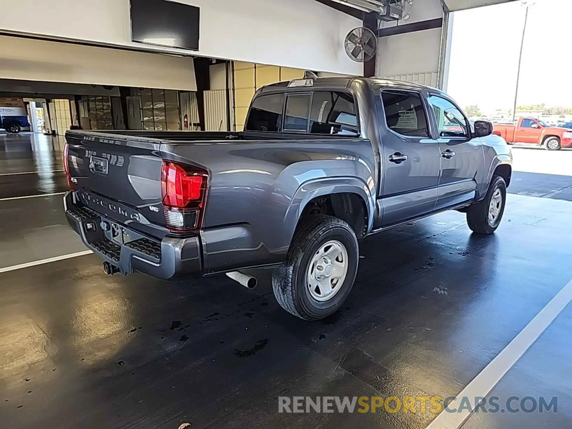 12 Photograph of a damaged car 5TFCZ5AN1MX280518 TOYOTA TACOMA 2021