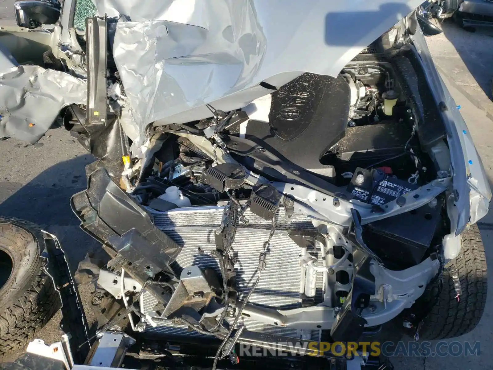 7 Photograph of a damaged car 5TFCZ5AN2MX247110 TOYOTA TACOMA 2021